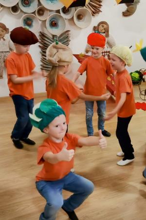 Naujienos „Muzikinė pramoga ,,Rudens puota““ galerija. Nuotrauka 4 iš 5